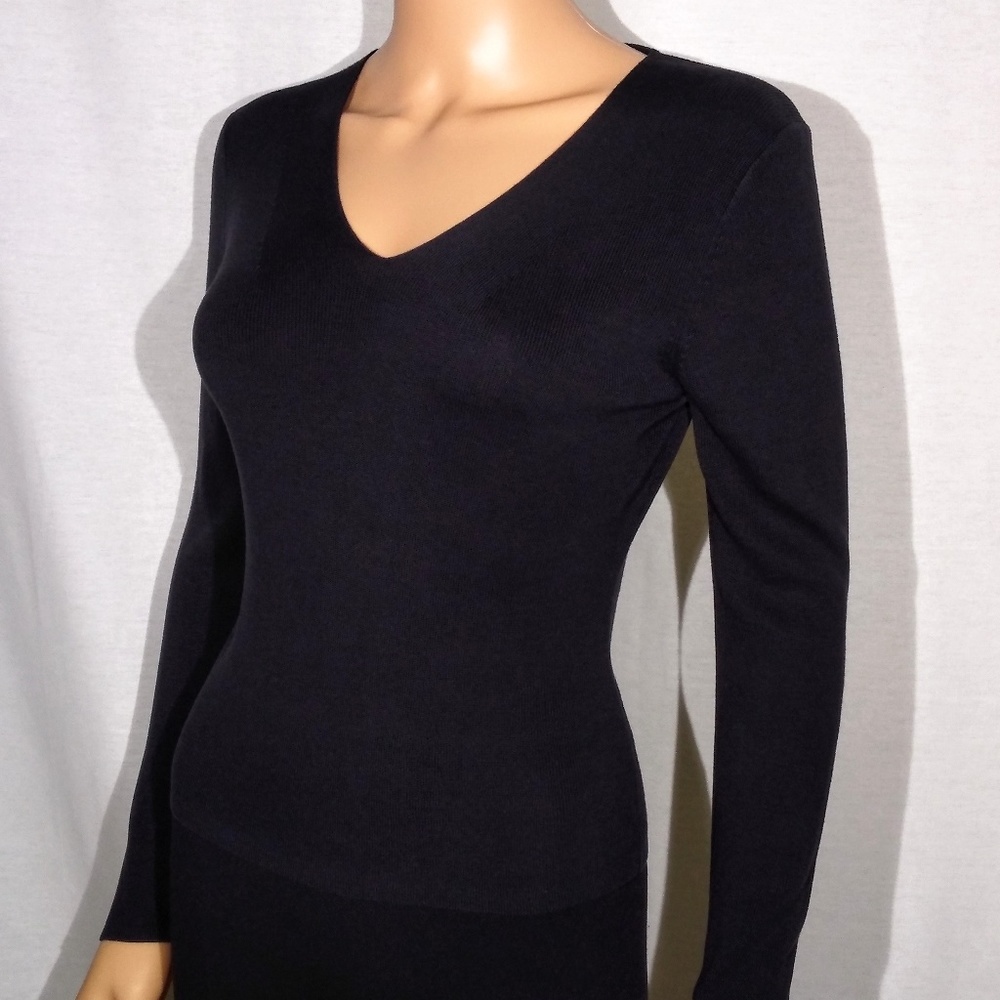 Ann Taylor Loft: Sweater V-Neck Long Sleeve- Silk